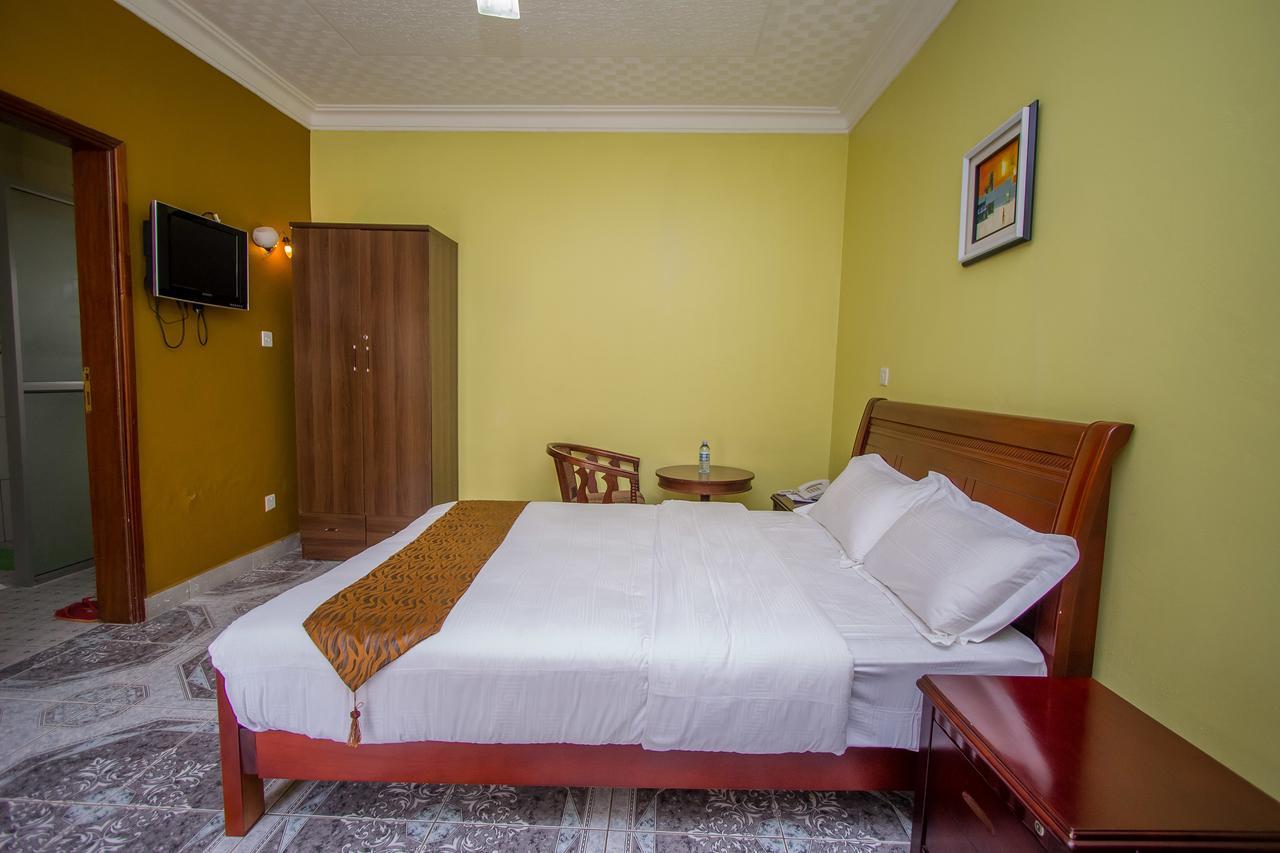 Tuzza Hotel Bushenyi Exteriör bild