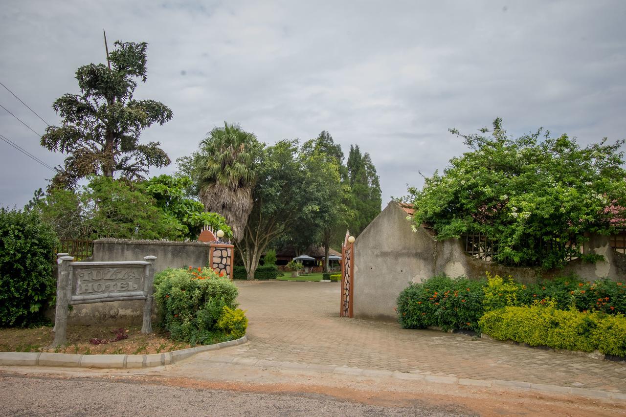 Tuzza Hotel Bushenyi Exteriör bild