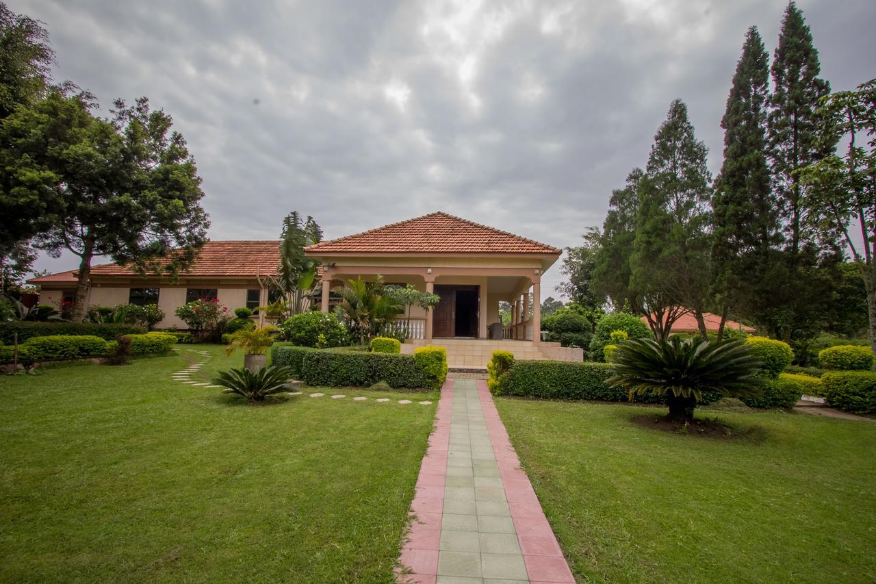 Tuzza Hotel Bushenyi Exteriör bild