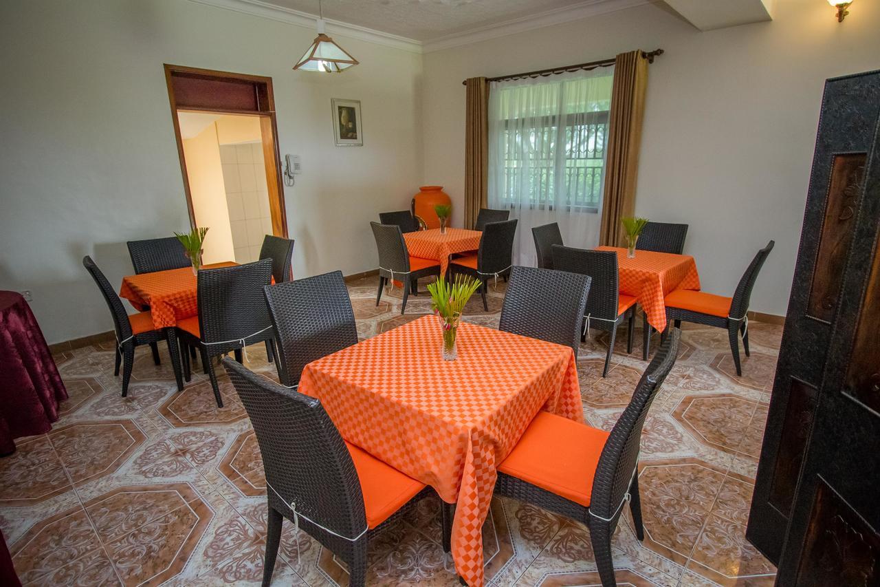 Tuzza Hotel Bushenyi Exteriör bild