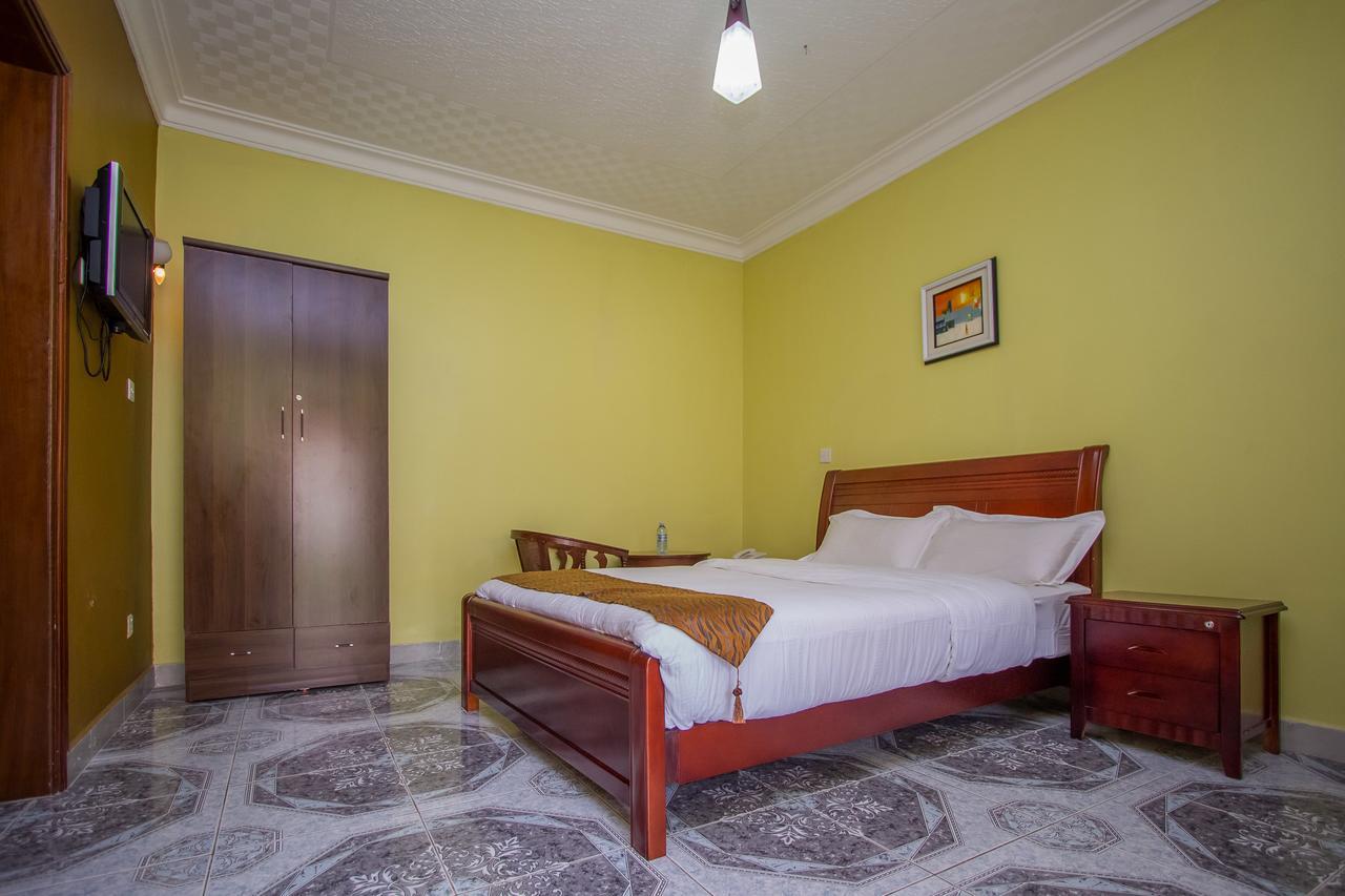 Tuzza Hotel Bushenyi Exteriör bild
