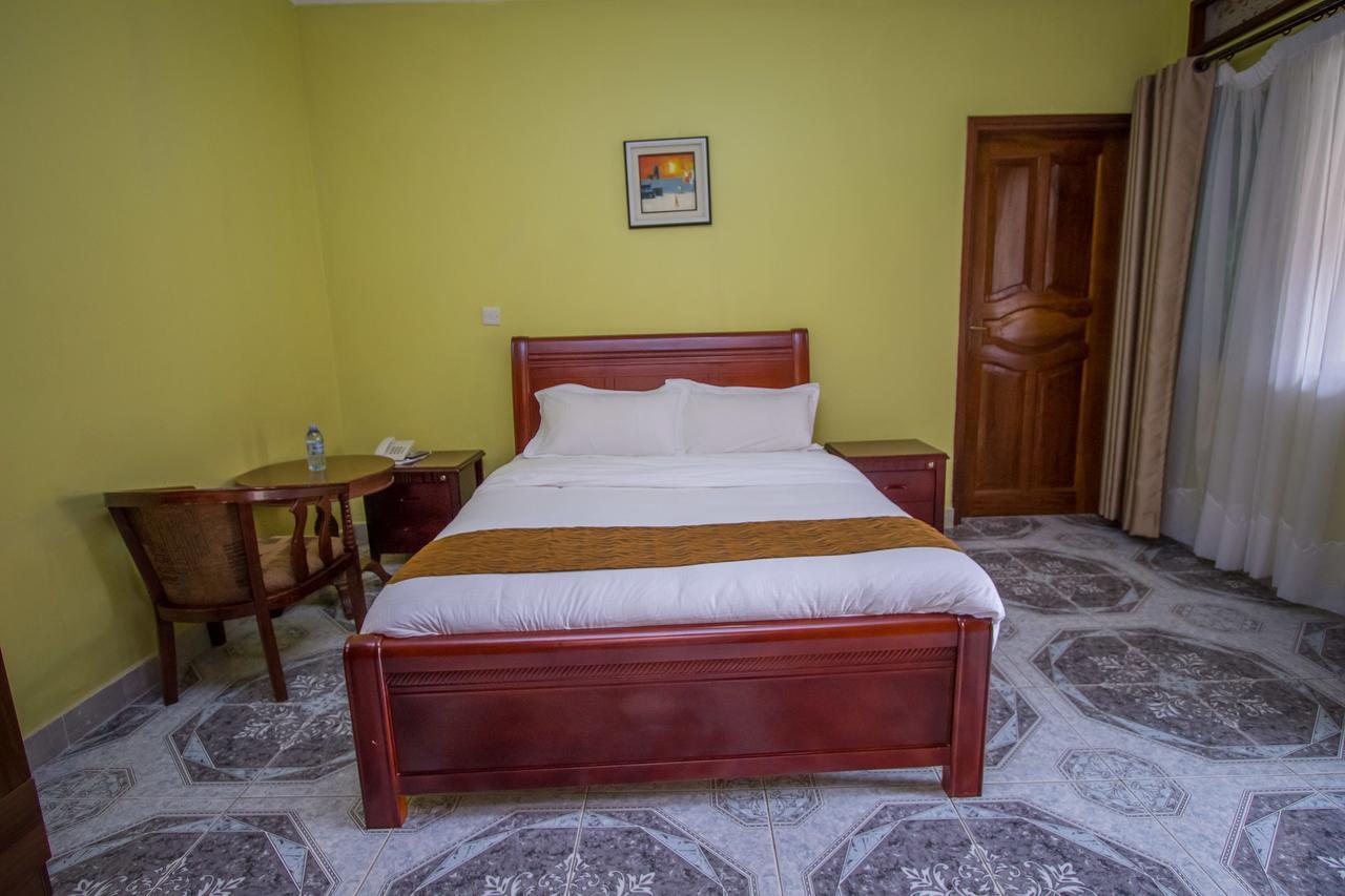 Tuzza Hotel Bushenyi Exteriör bild